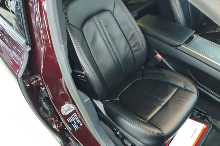 Used Lincoln MKZ 2017 2.0T Luxury Edition Right Front Seat