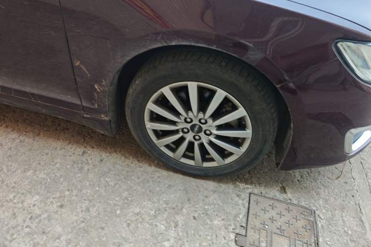 Used Lincoln MKZ 2017 2.0T Luxury Edition Right Front Wheel Hub