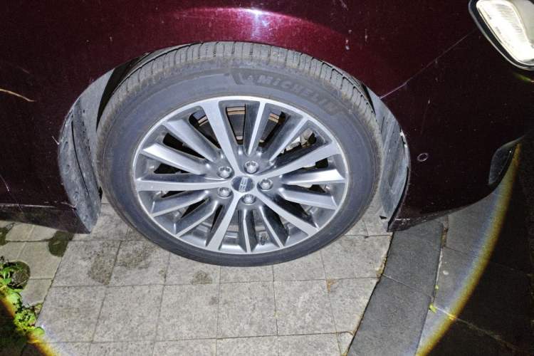 Used Lincoln MKZ 2017 2.0T Luxury Edition Right Front Wheel Hub