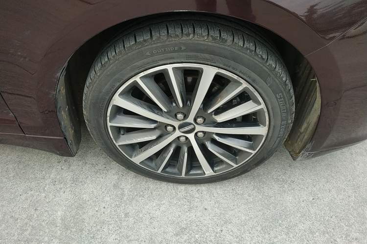 Used Lincoln MKZ 2017 2.0T Luxury Edition Right Front Wheel Hub