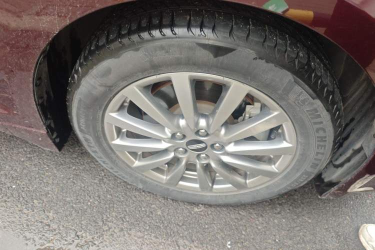 Used Lincoln MKZ 2017 2.0T Luxury Edition Right Front Wheel Hub