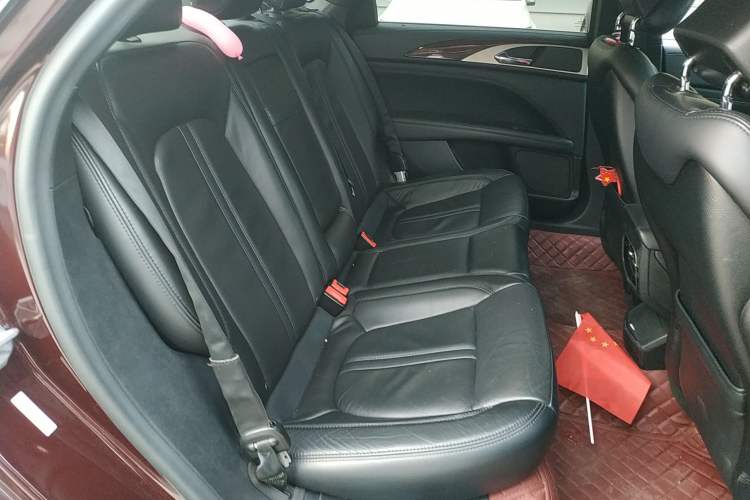 Used Lincoln MKZ 2017 2.0T Luxury Edition Right Rear Seat