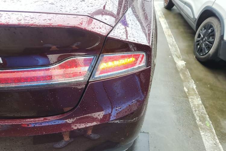 Used Lincoln MKZ 2017 2.0T Luxury Edition Right Rear Taillight