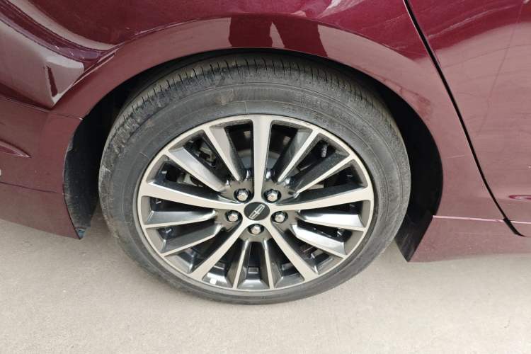 Used Lincoln MKZ 2017 2.0T Luxury Edition Right Rear Wheel Hub