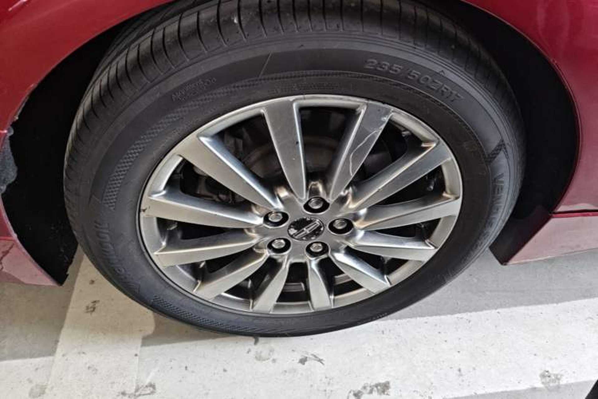 Used Lincoln MKZ 2017 2.0T Luxury Edition Right Rear Wheel Hub