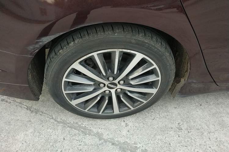 Used Lincoln MKZ 2017 2.0T Luxury Edition Right Rear Wheel Hub