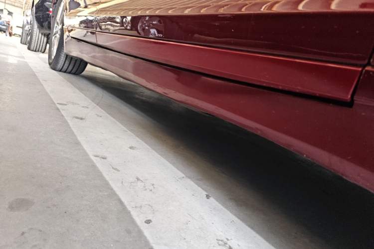 Used Lincoln MKZ 2017 2.0T Luxury Edition Right Side Sill