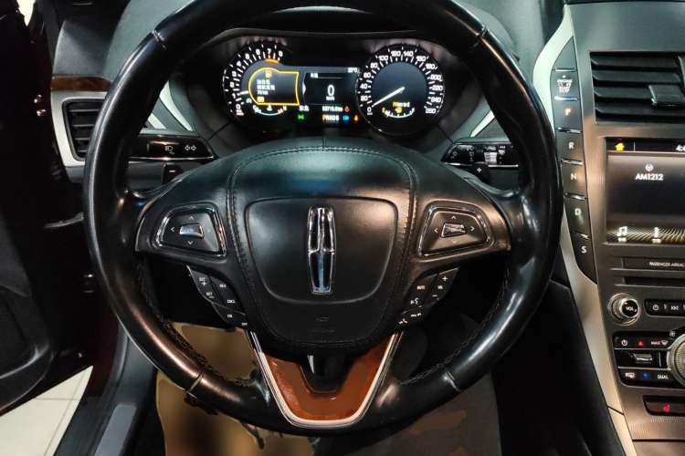 Used Lincoln MKZ 2017 2.0T Luxury Edition Steering Wheel