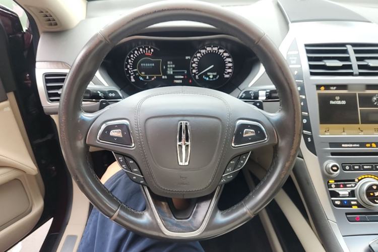 Used Lincoln MKZ 2017 2.0T Luxury Edition Steering Wheel