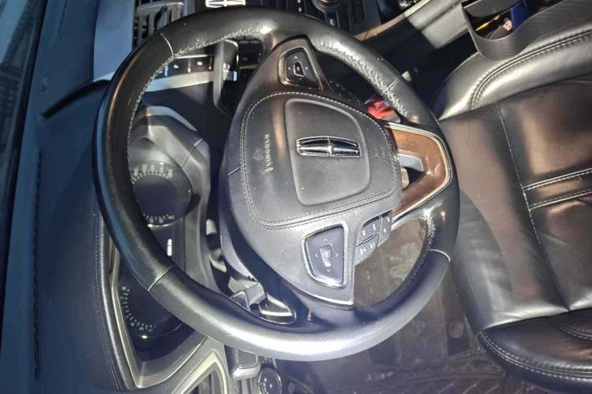 Used Lincoln MKZ 2017 2.0T Luxury Edition Steering Wheel