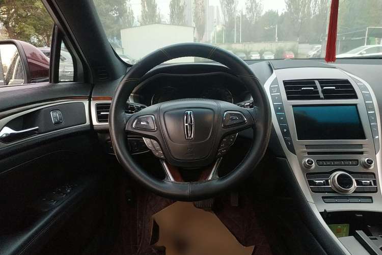 Used Lincoln MKZ 2017 2.0T Luxury Edition Steering Wheel
