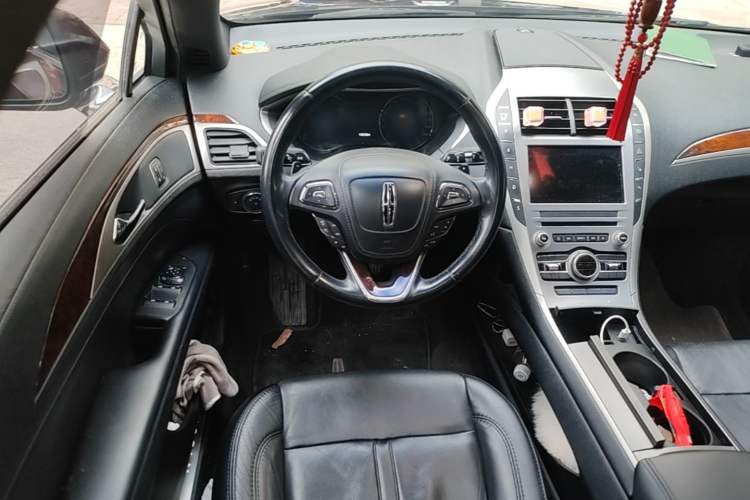 Used Lincoln MKZ 2017 2.0T Luxury Edition Steering Wheel