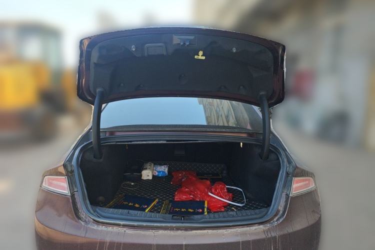Used Lincoln MKZ 2017 2.0T Luxury Edition Trunk