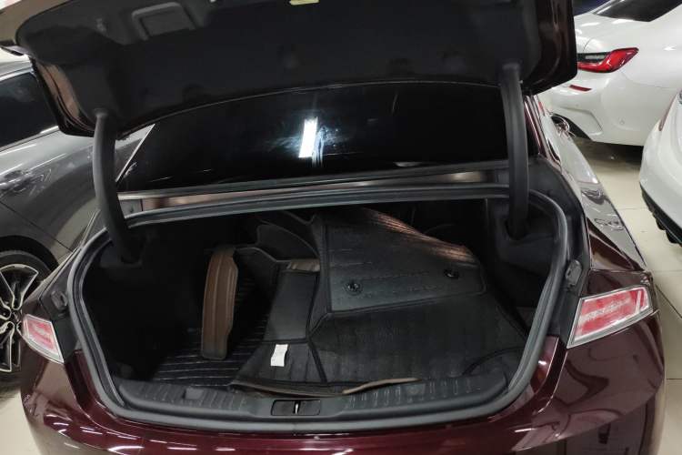 Used Lincoln MKZ 2017 2.0T Luxury Edition Trunk