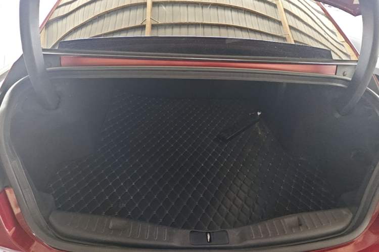 Used Lincoln MKZ 2017 2.0T Luxury Edition Trunk