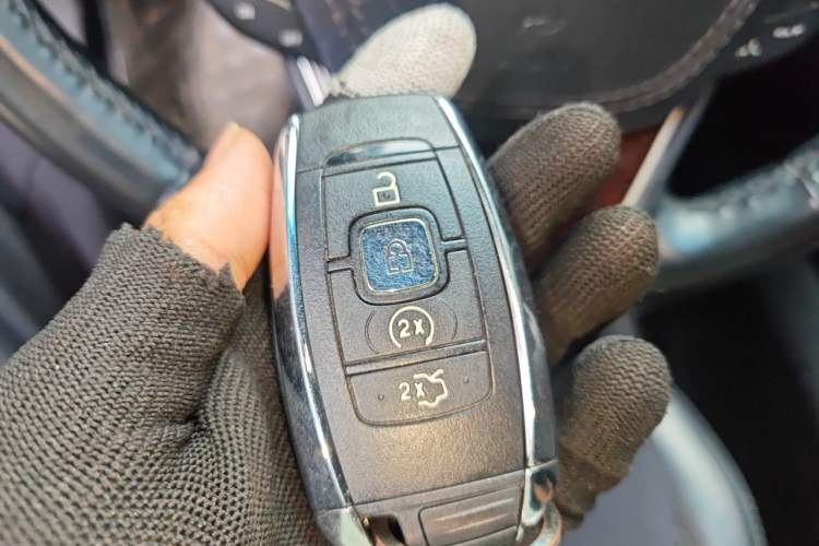 Used Lincoln MKZ 2017 2.0T Luxury Edition Vehicle Key
