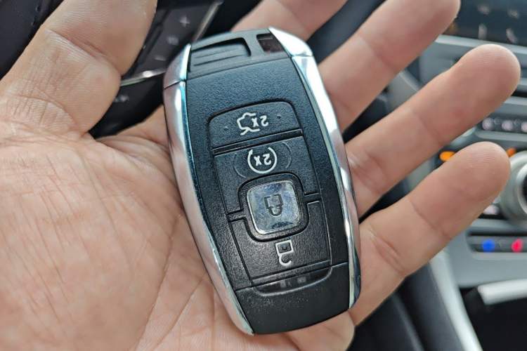 Used Lincoln MKZ 2017 2.0T Luxury Edition Vehicle Key