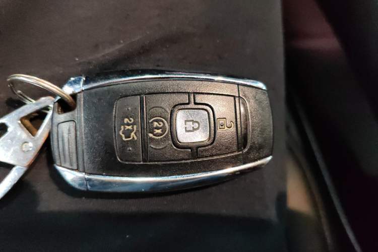 Used Lincoln MKZ 2017 2.0T Luxury Edition Vehicle Key