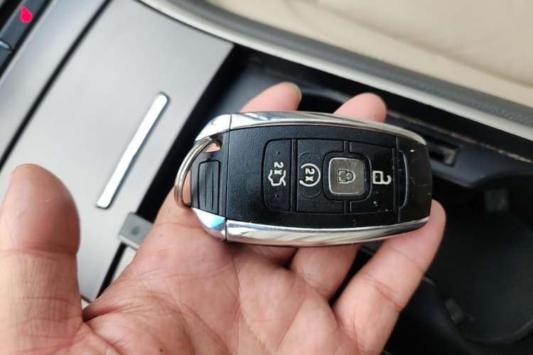 Used Lincoln MKZ 2017 2.0T Luxury Edition Vehicle Key