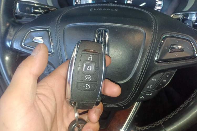 Used Lincoln MKZ 2017 2.0T Luxury Edition Vehicle Key