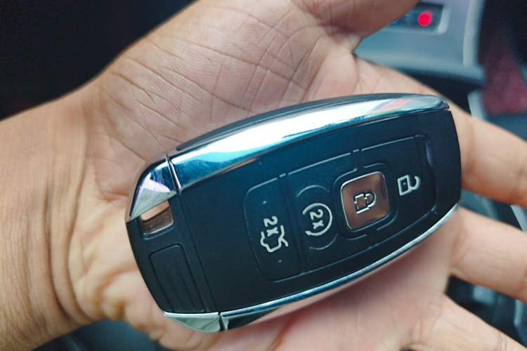 Used Lincoln MKZ 2017 2.0T Luxury Edition Vehicle Key