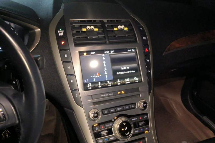 Used Lincoln MKZ 2017 2.0T Luxury Edition Audio And AC Panel