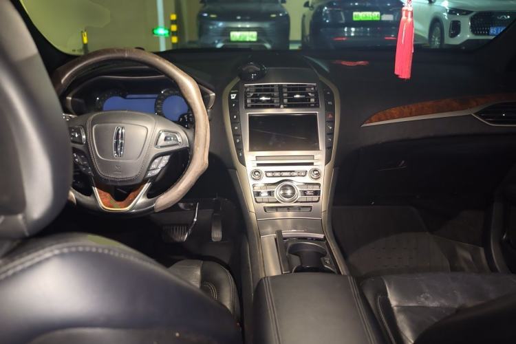 Used Lincoln MKZ 2017 2.0T Luxury Edition Center Console