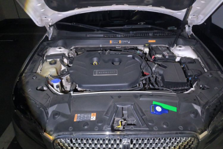 Used Lincoln MKZ 2017 2.0T Luxury Edition Engine Bay