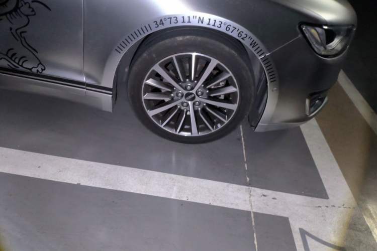 Used Lincoln MKZ 2017 2.0T Luxury Edition Right Front Wheel Hub