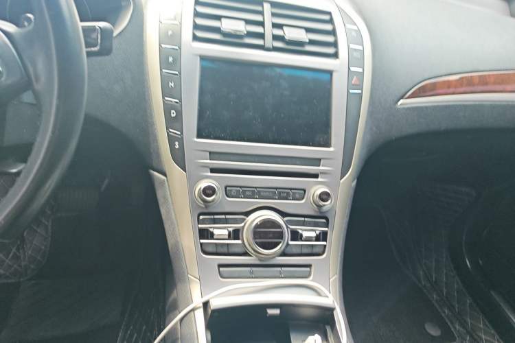 Used Lincoln MKZ 2017 2.0T Zunyue Edition Audio And AC Panel