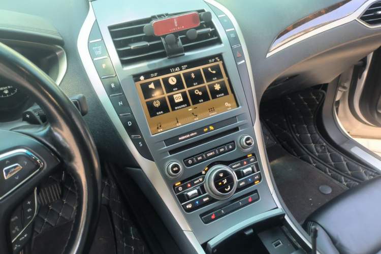 Used Lincoln MKZ 2017 2.0T Luxury Edition Audio And AC Panel