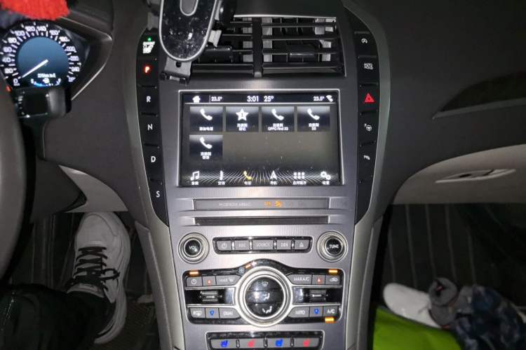 Used Lincoln MKZ 2017 2.0T Luxury Edition Audio And AC Panel