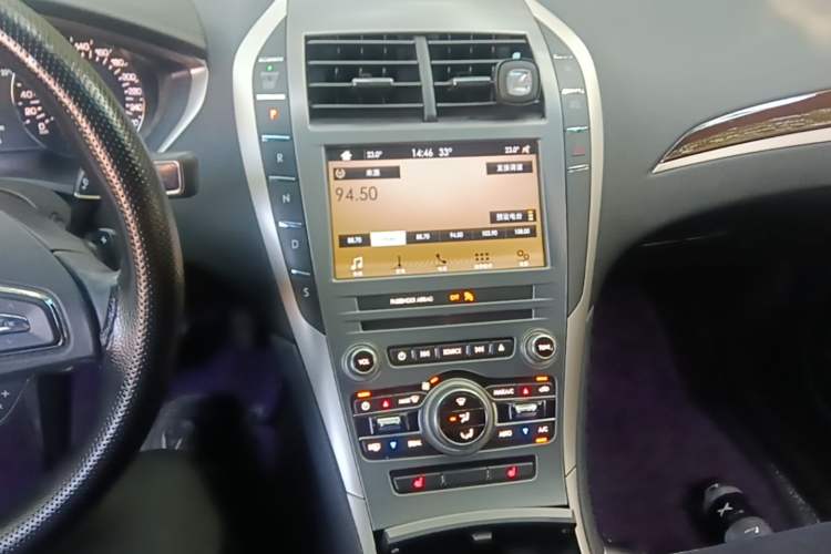 Used Lincoln MKZ 2017 2.0T Luxury Edition Audio And AC Panel