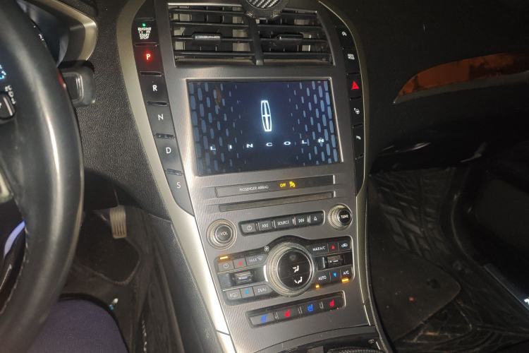Used Lincoln MKZ 2017 2.0T Luxury Edition Audio And AC Panel