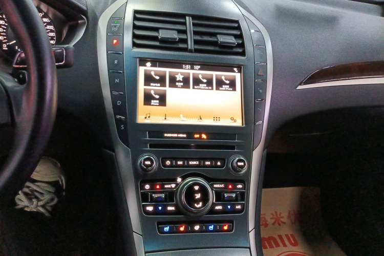 Used Lincoln MKZ 2017 2.0T Prestige Edition Audio And AC Panel
