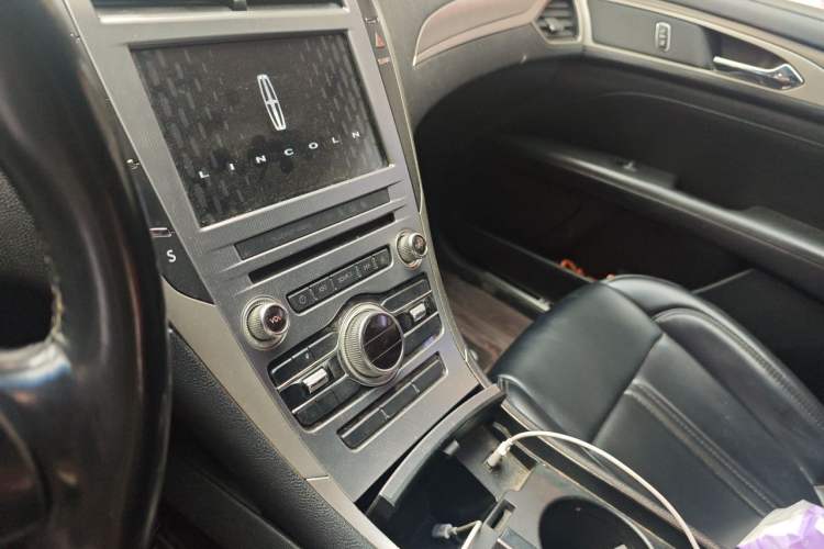 Used Lincoln MKZ 2017 2.0T Zunyue Edition Audio And AC Panel