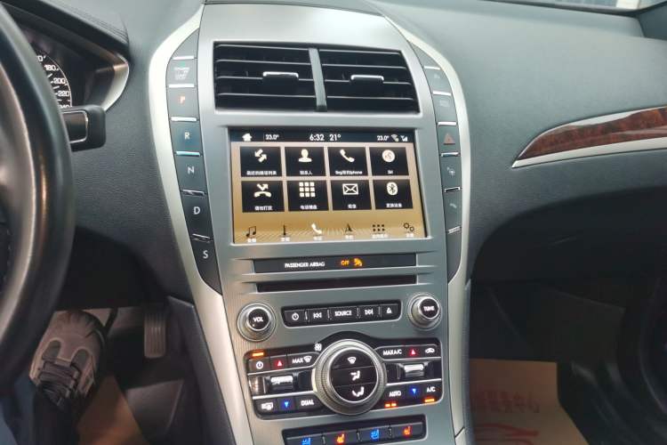 Used Lincoln MKZ 2017 2.0T Luxury Edition Audio And AC Panel