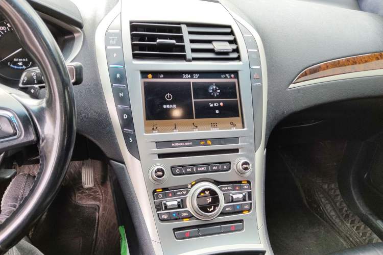 Used Lincoln MKZ 2017 2.0T Luxury Edition Audio And AC Panel
