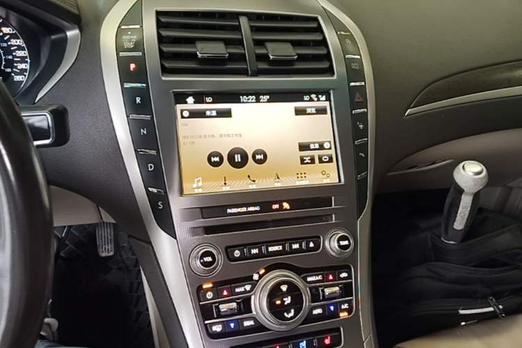 Used Lincoln MKZ 2017 2.0T Luxury Edition Audio And AC Panel