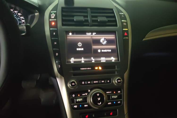 Used Lincoln MKZ 2017 2.0T Zunyue Edition Audio And AC Panel