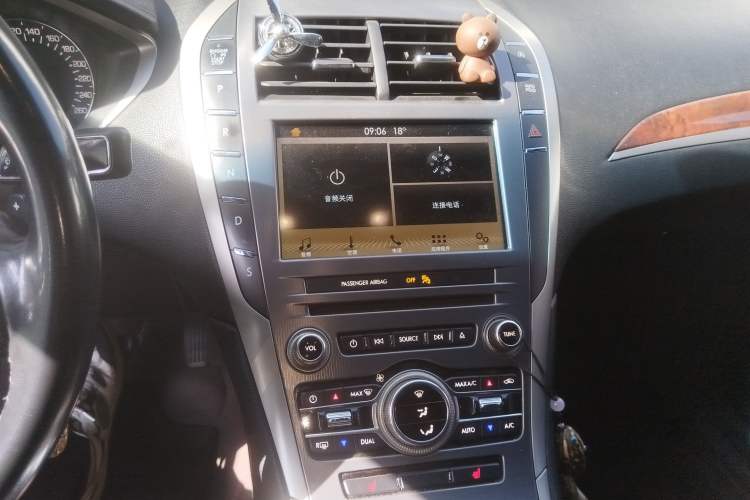 Used Lincoln MKZ 2017 2.0T Luxury Edition Audio And AC Panel