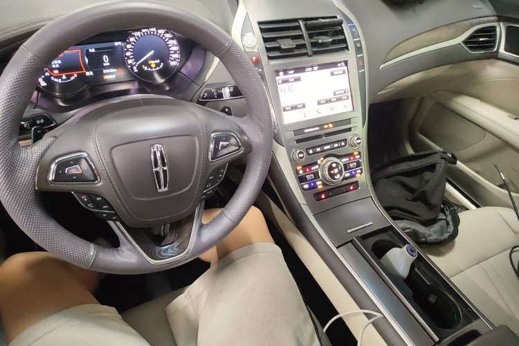 Used Lincoln MKZ 2017 2.0T Luxury Edition Audio And AC Panel