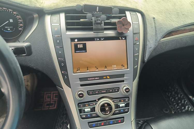 Used Lincoln MKZ 2017 2.0T Luxury Edition Audio And AC Panel