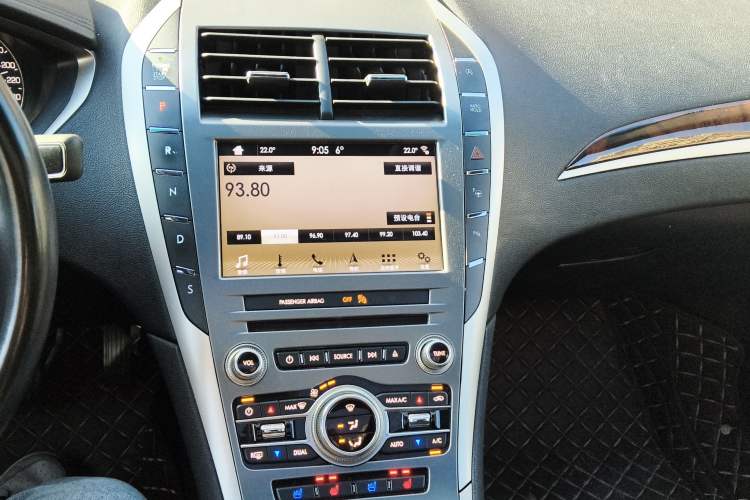 Used Lincoln MKZ 2017 2.0T Luxury Edition Audio And AC Panel