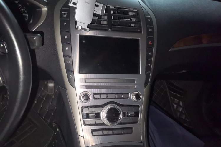 Used Lincoln MKZ 2017 2.0T Luxury Edition Audio And AC Panel