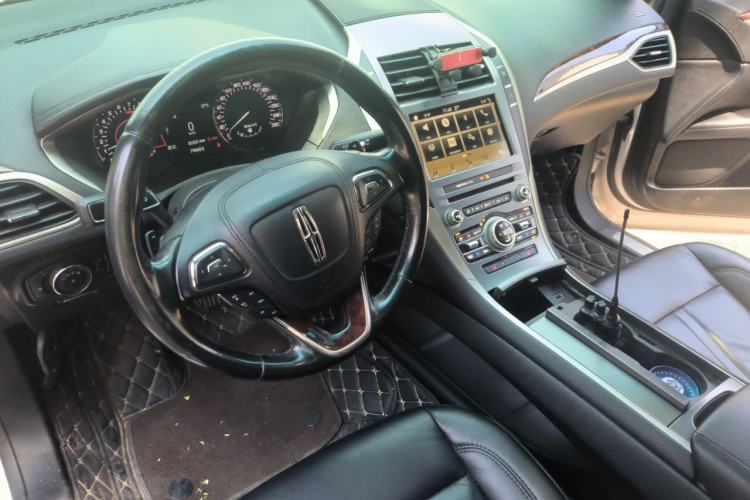 Used Lincoln MKZ 2017 2.0T Luxury Edition Center Console