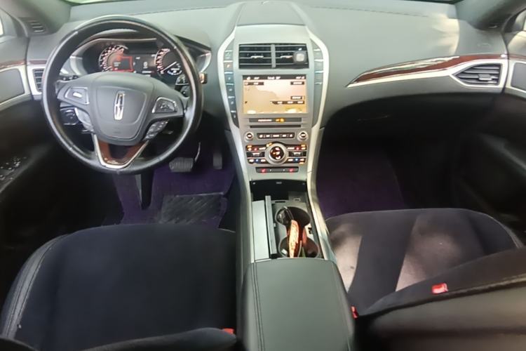 Used Lincoln MKZ 2017 2.0T Luxury Edition Center Console
