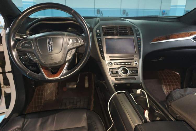 Used Lincoln MKZ 2017 2.0T Luxury Edition Center Console