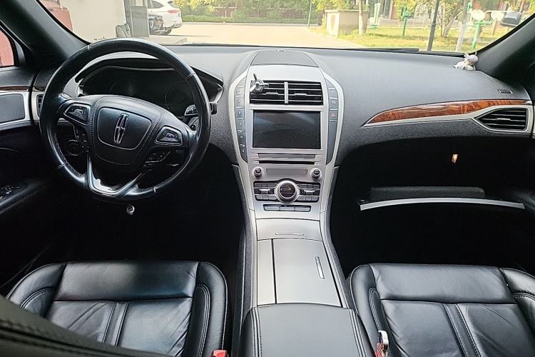 Used Lincoln MKZ 2017 2.0T Luxury Edition Center Console