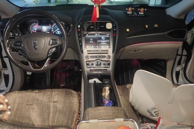 Used Lincoln MKZ 2017 2.0T Luxury Edition Center Console